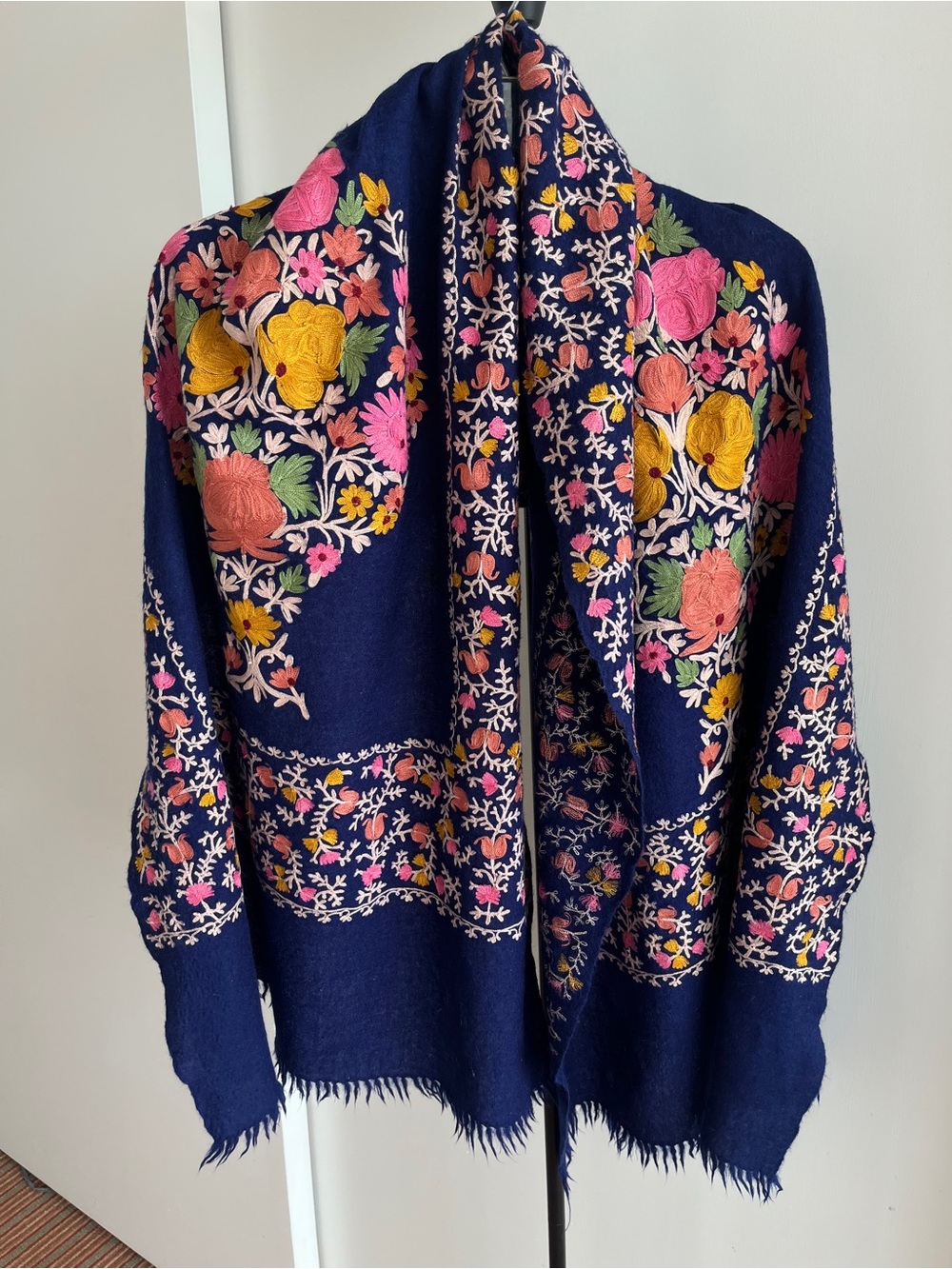 Heirloom scarf 100% Wool Kashmir Shawl Wrap Dark Blue Floral Crewel Embroidery